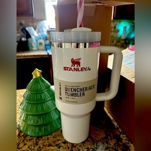 Sought after Stanley Mistletoe 40oz tumbler. BNIB.